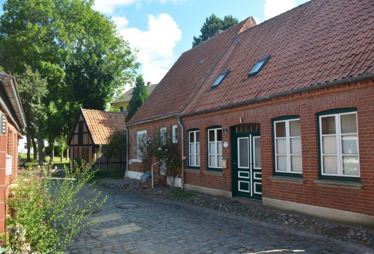 Leuchtturm Apartment Fehmarn Exterior photo